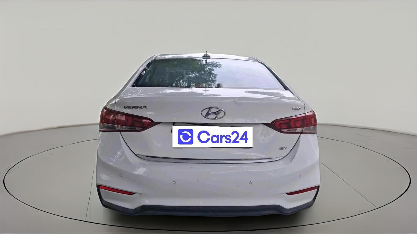 2017 Hyundai Verna 1.6 CRDI SX + AT, Diesel, Automatic, 1,29,097 km, exterior