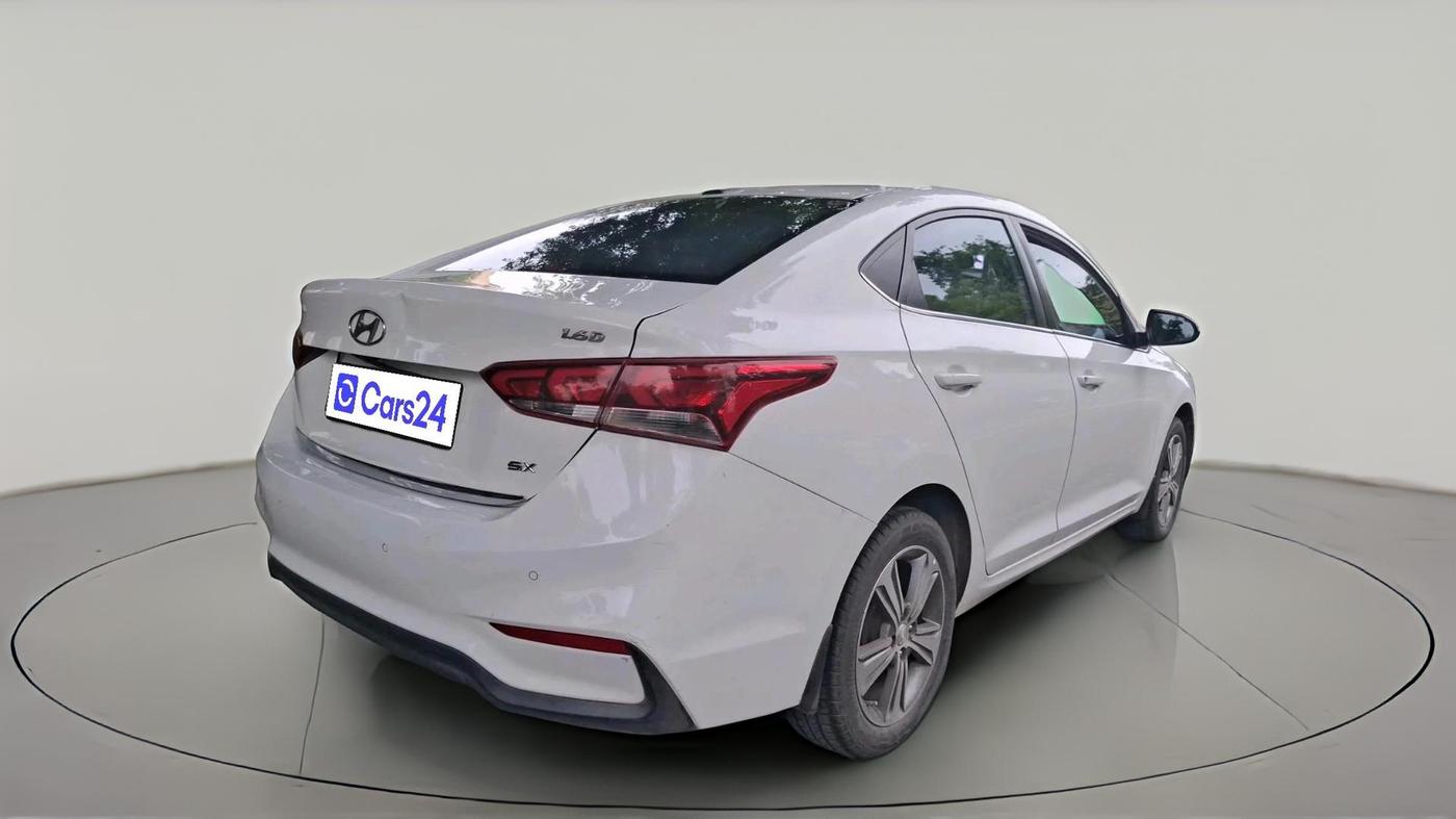 2017 Hyundai Verna 1.6 CRDI SX + AT, Diesel, Automatic, 1,29,097 km, exterior