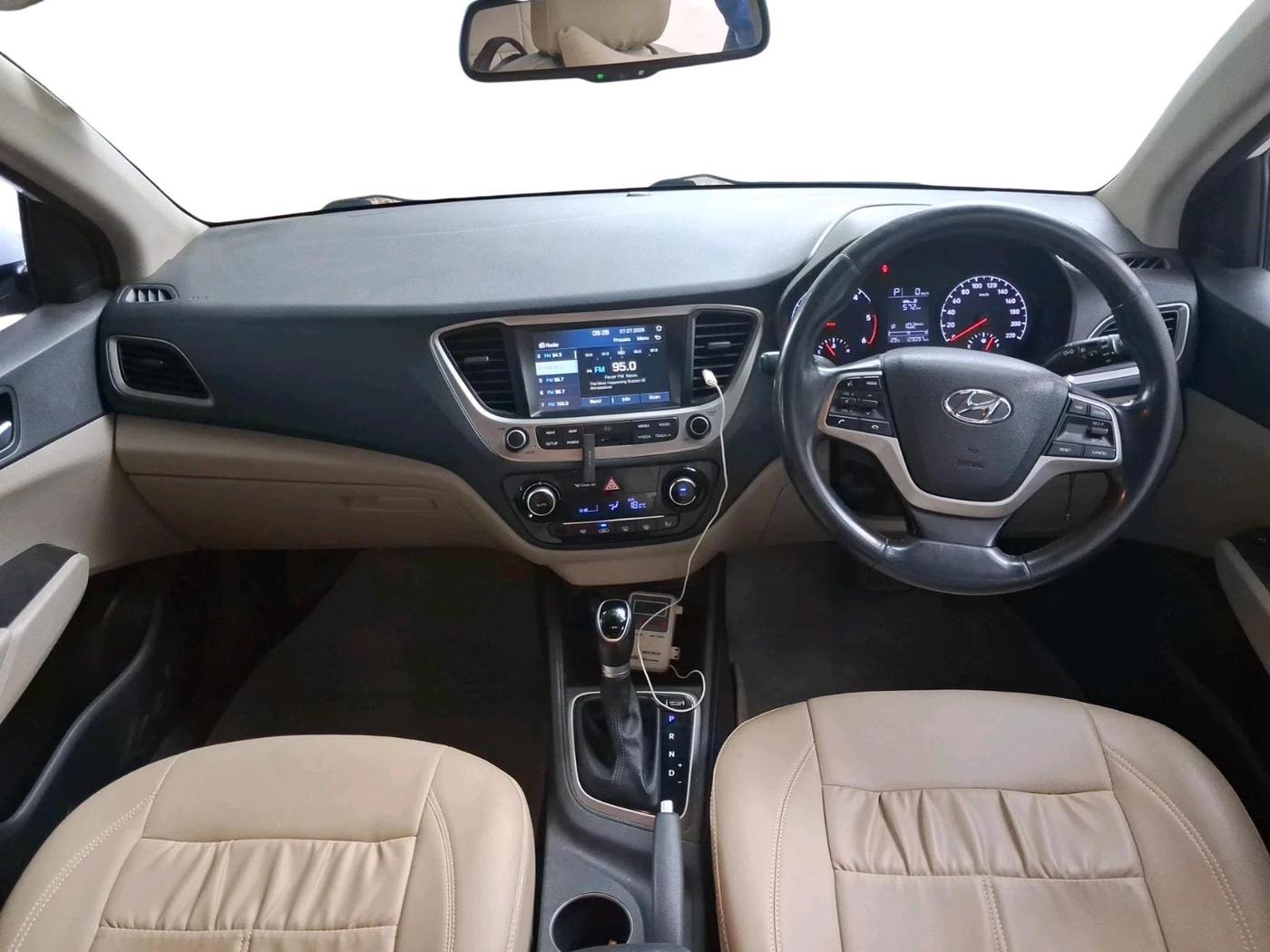 2017 Hyundai Verna 1.6 CRDI SX + AT, Diesel, Automatic, 1,29,097 km, interior