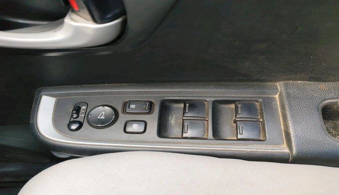 2016 Honda BR-V 1.5L I- DTEC V, Diesel, Manual, 2,19,107 km, interior