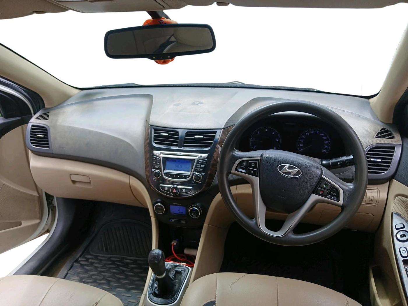 2013 Hyundai Verna FLUIDIC 1.6 CRDI SX, Diesel, Manual, 1,55,165 km, interior