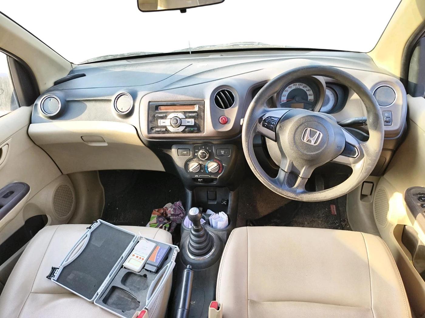 2014 Honda Brio S MT, CNG, Manual, 1,20,859 km, interior