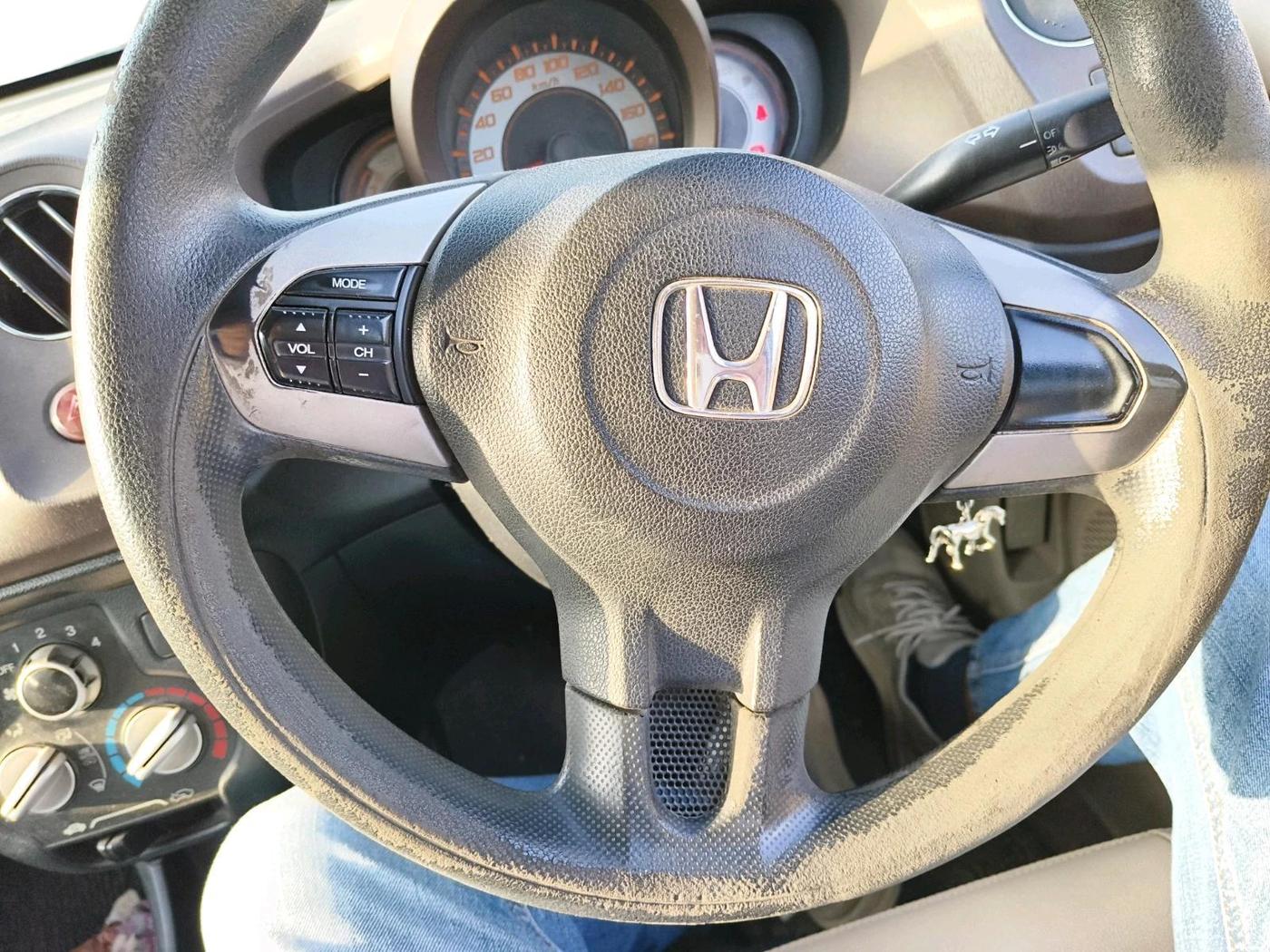 2014 Honda Brio S MT, CNG, Manual, 1,20,859 km, interior
