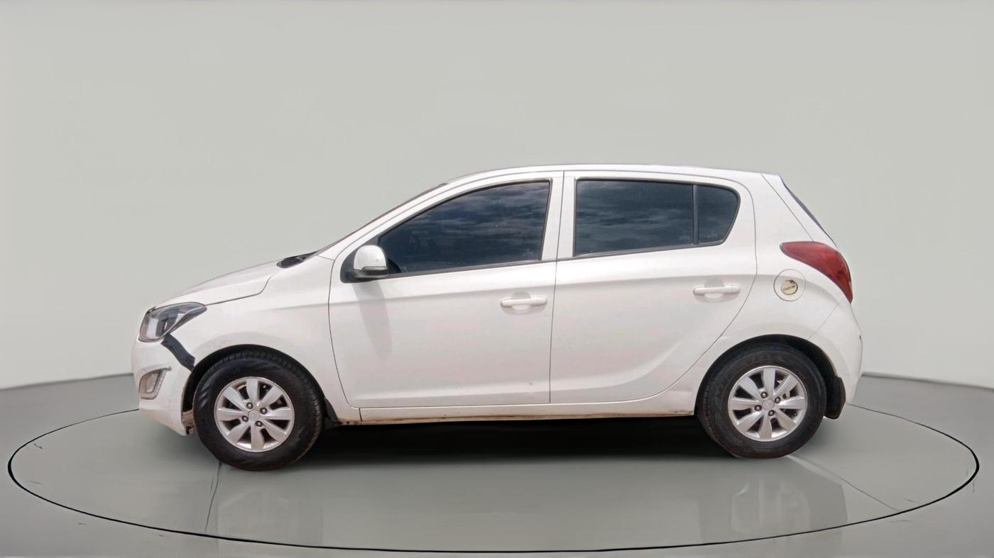 2013 Hyundai i20 SPORTZ 1.2, CNG, Manual, 1,07,560 km, exterior