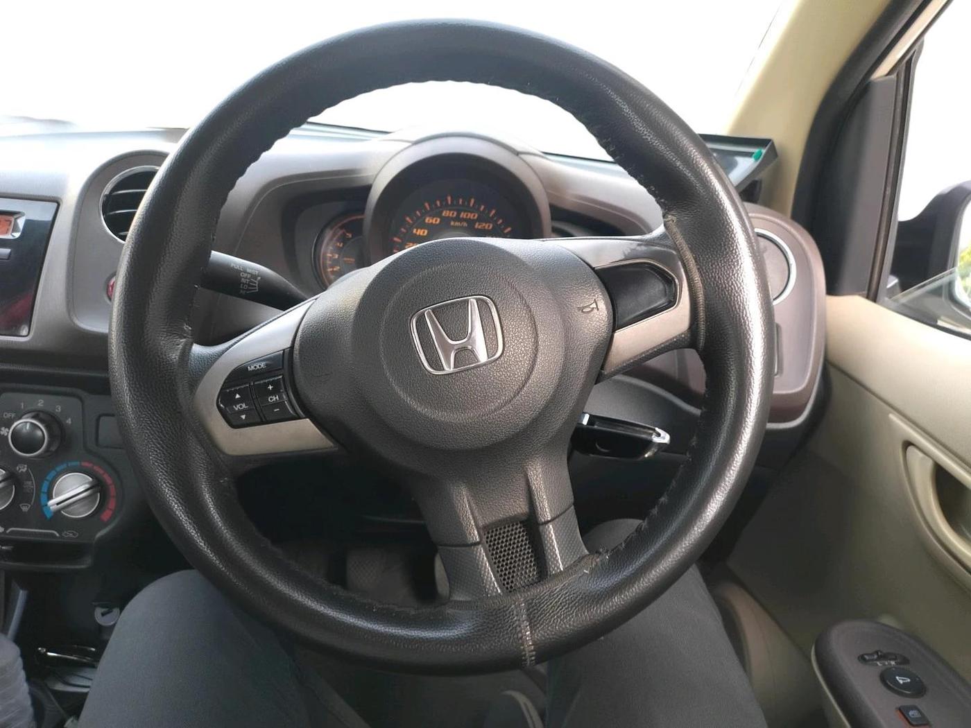2013 Honda Amaze 1.5L I-DTEC S, Diesel, Manual, 1,19,461 km, interior