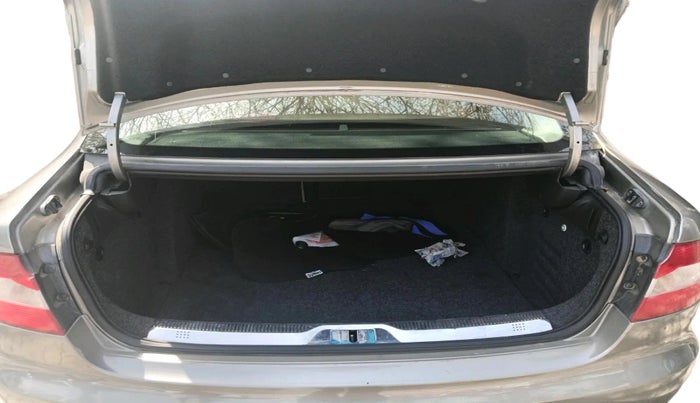 2012 Skoda Superb ELEGANCE 1.8 TSI AT, Petrol, Automatic, 1,09,437 km, exterior