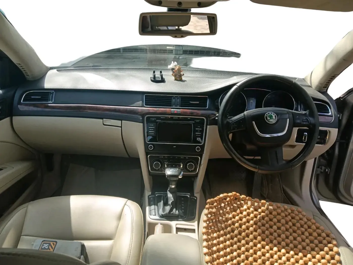 2012 Skoda Superb ELEGANCE 1.8 TSI AT, Petrol, Automatic, 1,09,437 km, interior