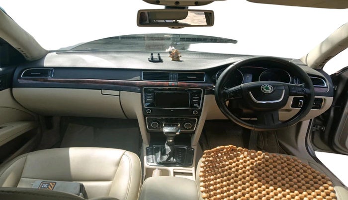 2012 Skoda Superb ELEGANCE 1.8 TSI AT, Petrol, Automatic, 1,09,437 km, interior