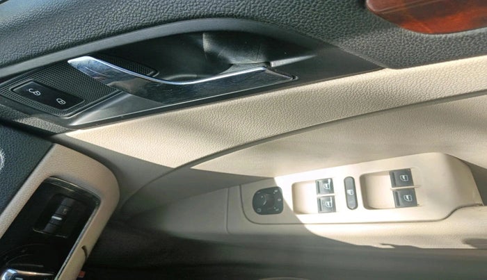 2012 Skoda Superb ELEGANCE 1.8 TSI AT, Petrol, Automatic, 1,09,437 km, interior