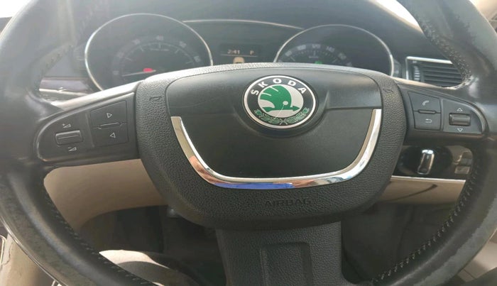 2012 Skoda Superb ELEGANCE 1.8 TSI AT, Petrol, Automatic, 1,09,437 km, interior