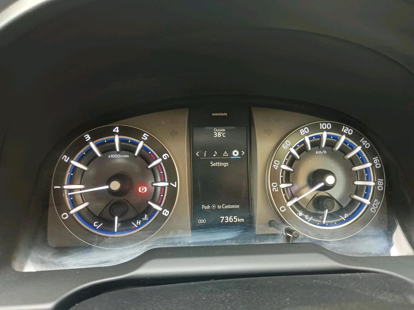 2016 Toyota Innova Crysta 2.7 VX 7 STR, Petrol, Manual, 7,365 km, interior