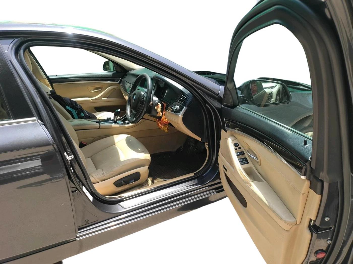 2014 BMW 5 Series 520D LUXURY LINE, Diesel, Automatic, 2,17,245 km, interior