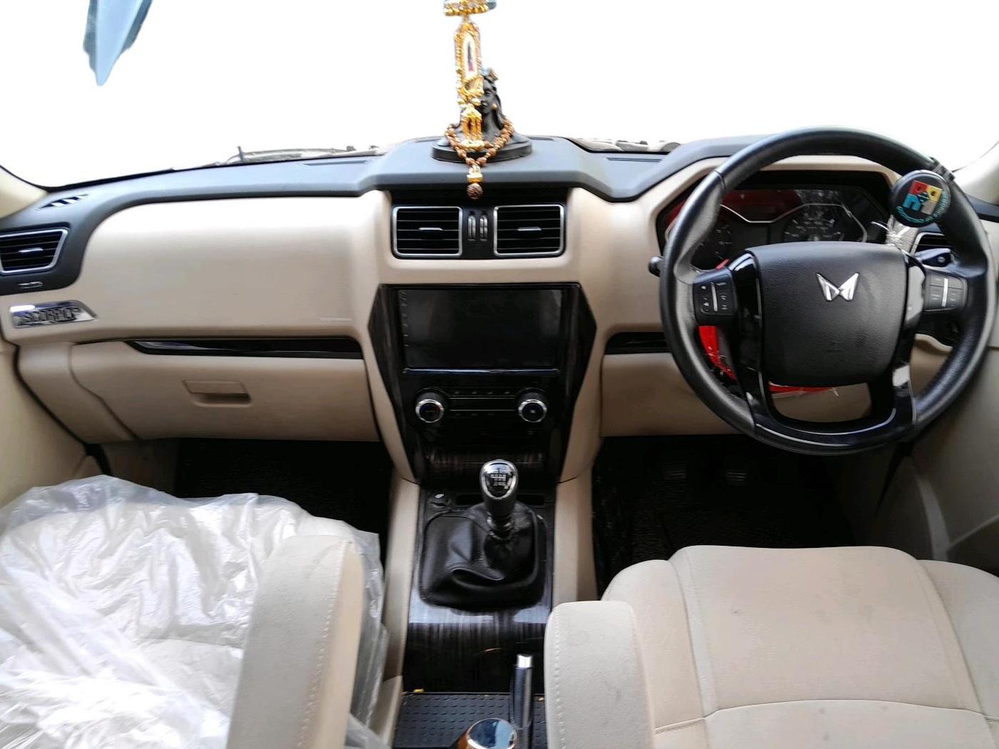 2025 Mahindra SCORPIO CLASSIC S11 7STR, Diesel, Manual, 13,581 km, interior