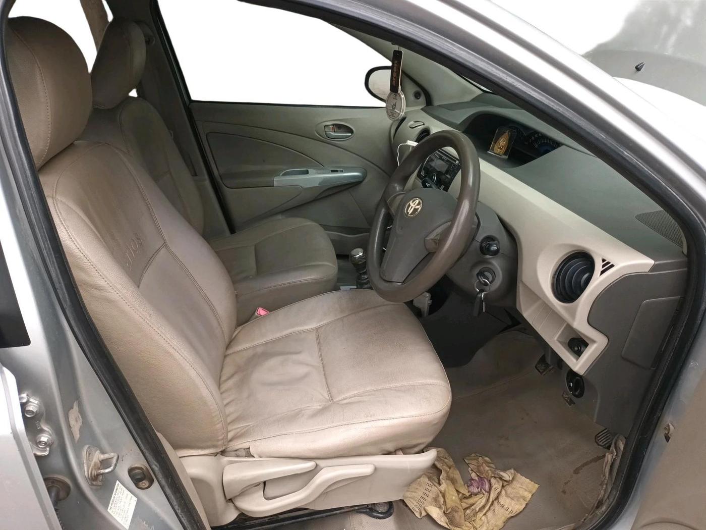 2016 Toyota Etios VD, Diesel, Manual, 2,24,132 km, interior