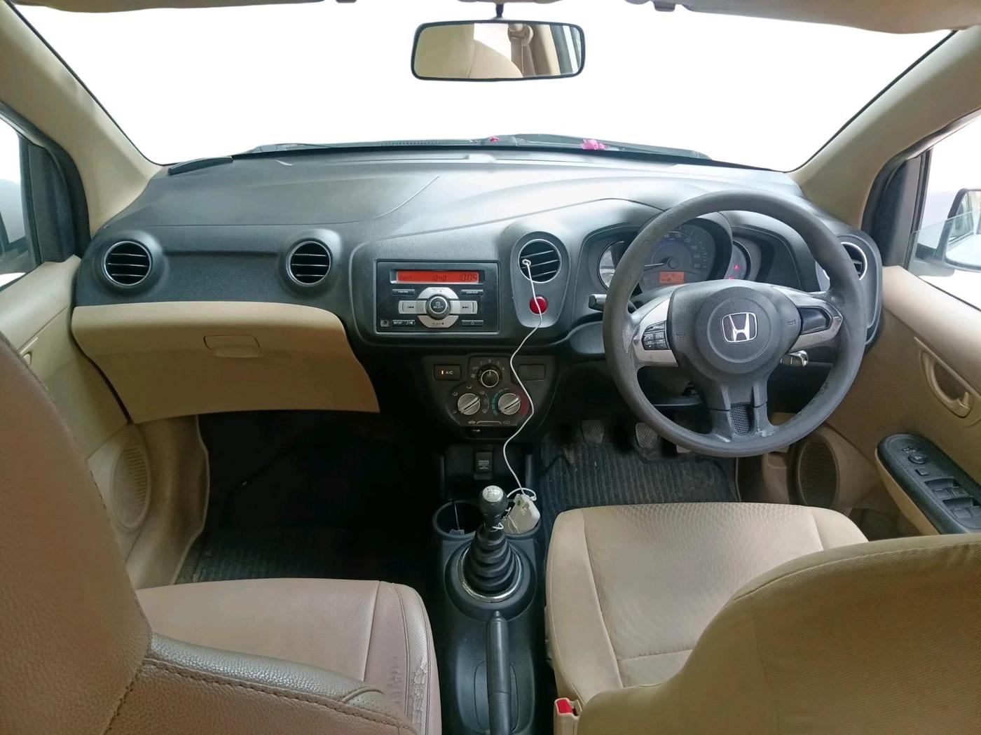 2015 Honda Amaze 1.2L I-VTEC S, Petrol, Manual, 92,781 km, interior