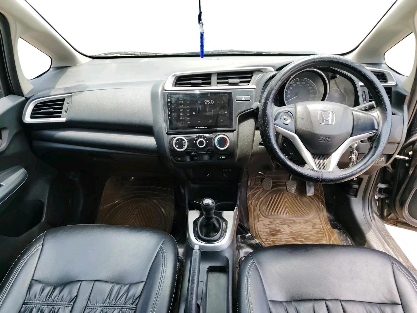 2017 Honda WR-V 1.2L I-VTEC S MT, CNG, Manual, 1,29,163 km, interior