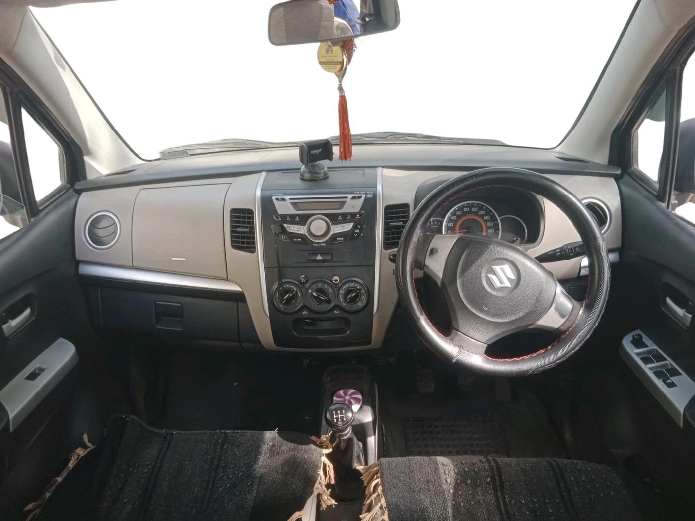 2014 Maruti Wagon R 1.0 VXI, CNG, Manual, 1,53,402 km, interior