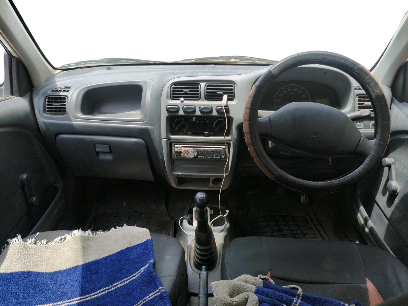2011 Maruti Alto LXI, CNG, Manual, 2,42,874 km, interior