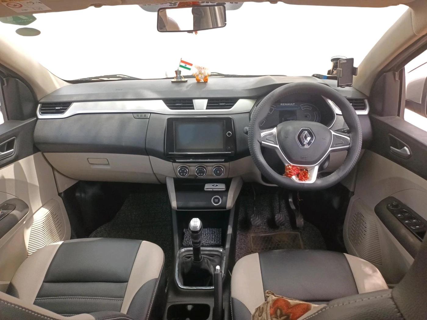 2019 Renault TRIBER RXZ, Petrol, Manual, 40,092 km, interior