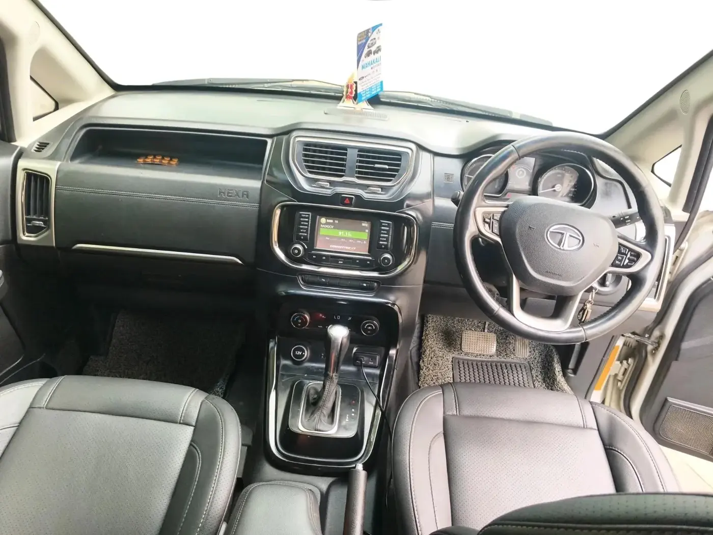 2017 Tata Hexa XTA 4X2 7 STR, Diesel, Automatic, 86,265 km, interior