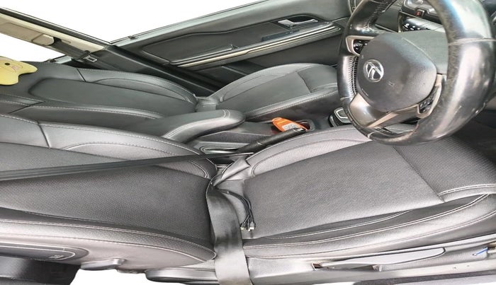 2017 Tata Hexa XTA 4X2 7 STR, Diesel, Automatic, 86,265 km, interior