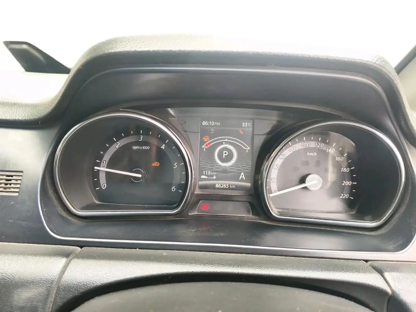 2017 Tata Hexa XTA 4X2 7 STR, Diesel, Automatic, 86,265 km, interior