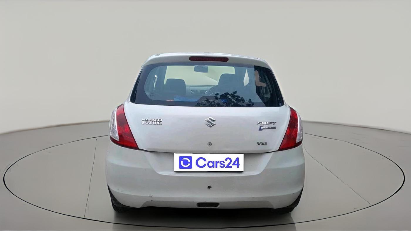 2017 Maruti Swift VXI, CNG, Manual, 1,61,603 km, exterior