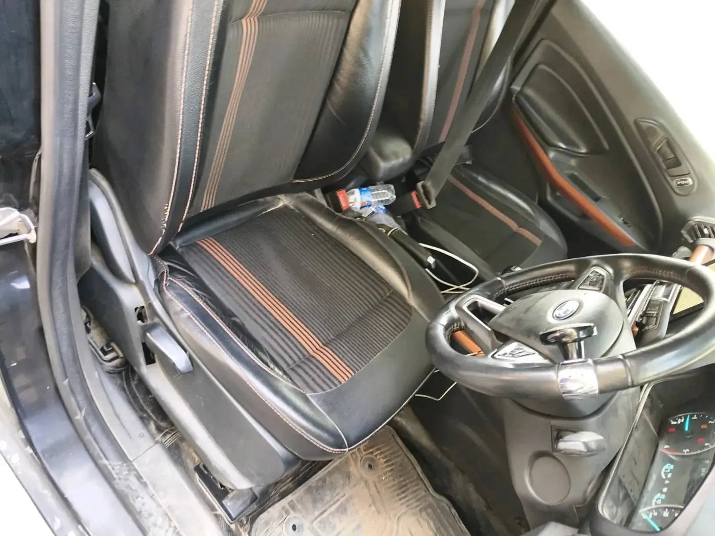 2019 Ford Ecosport TITANIUM 1.5L SIGNATURE EDITION (SUNROOF) DIESEL, Diesel, Manual, 2,44,188 km, interior