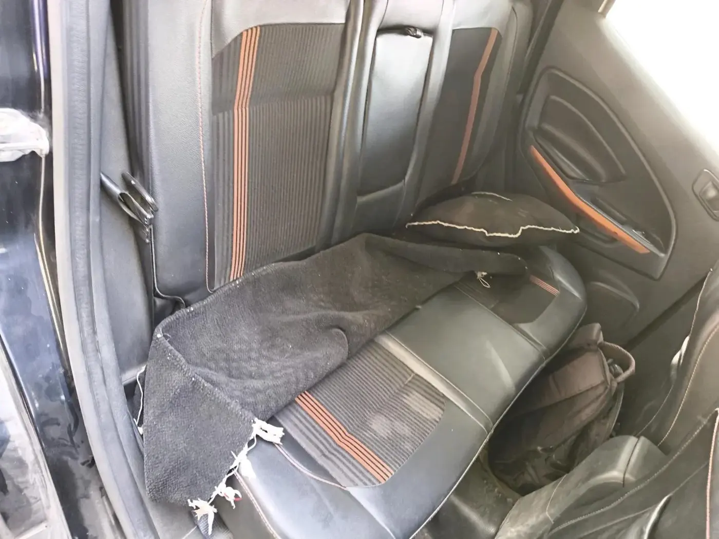 2019 Ford Ecosport TITANIUM 1.5L SIGNATURE EDITION (SUNROOF) DIESEL, Diesel, Manual, 2,44,188 km, interior