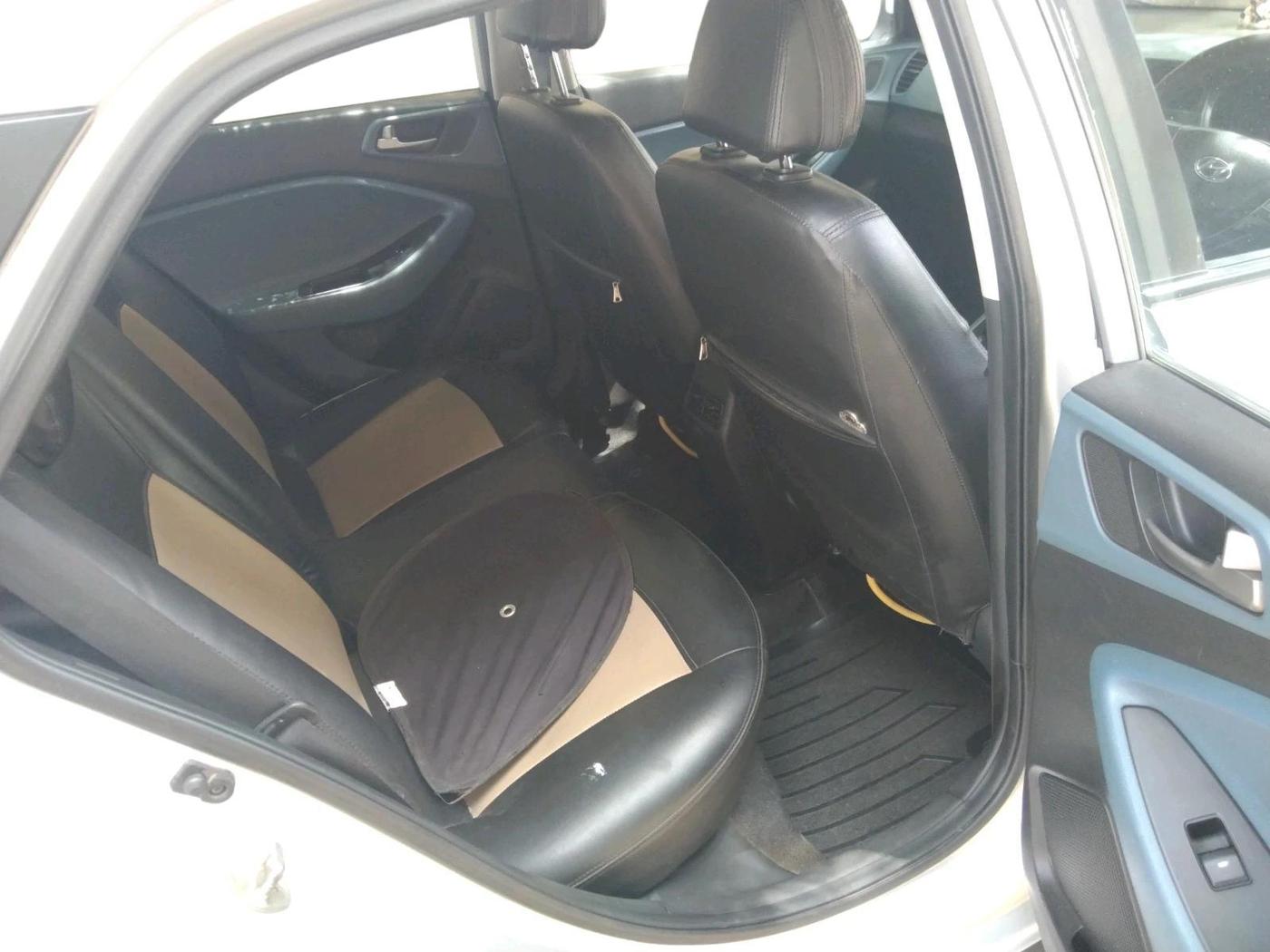 2017 Hyundai i20 Active 1.2 SX, Petrol, Manual, 1,43,167 km, interior