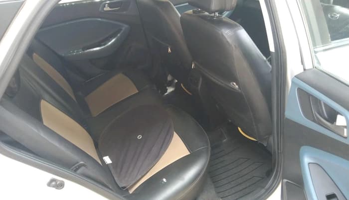 2017 Hyundai i20 Active 1.2 SX, Petrol, Manual, 1,43,167 km, interior