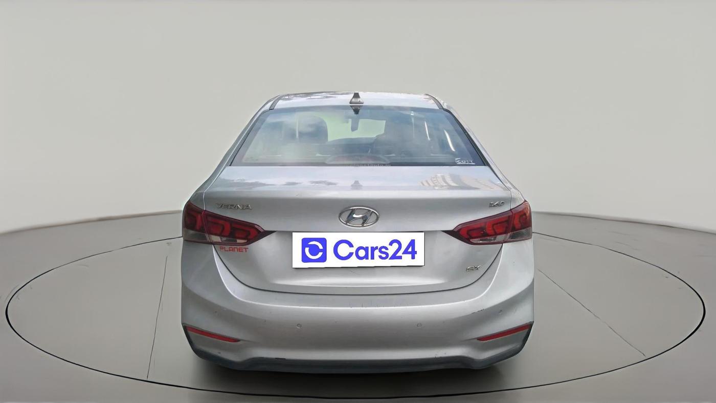 2018 Hyundai Verna 1.6 CRDI SX + AT, Diesel, Automatic, 11,00,000 km, exterior