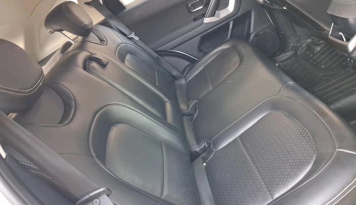 2022 Tata Harrier XT 2.0Lkryotec halo edition, Diesel, Manual, 82,253 km, interior