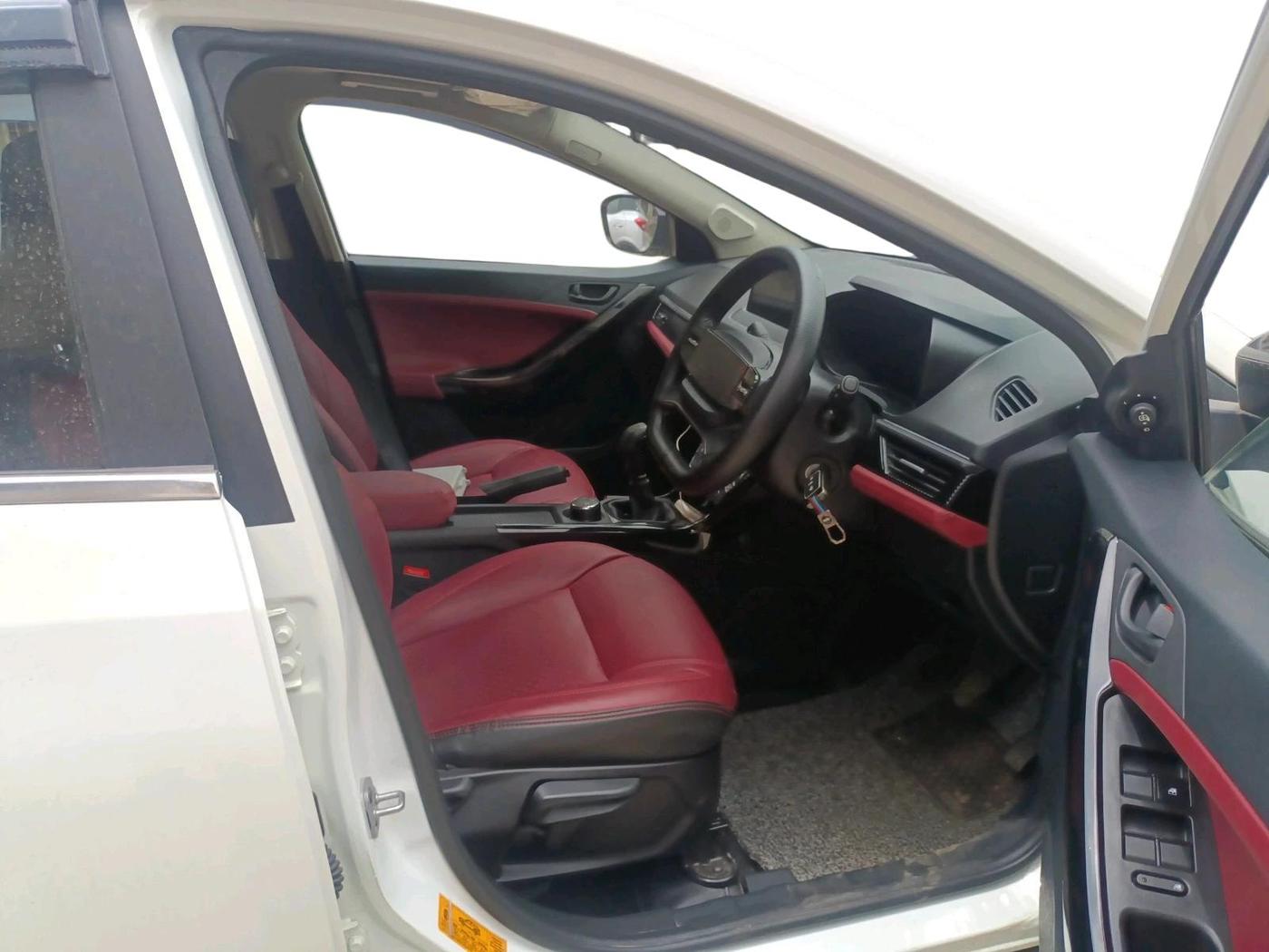 2025 Tata Curvv Pure Plus S 1.2 Petrol 6MT, Petrol, Manual, 7,155 km, interior