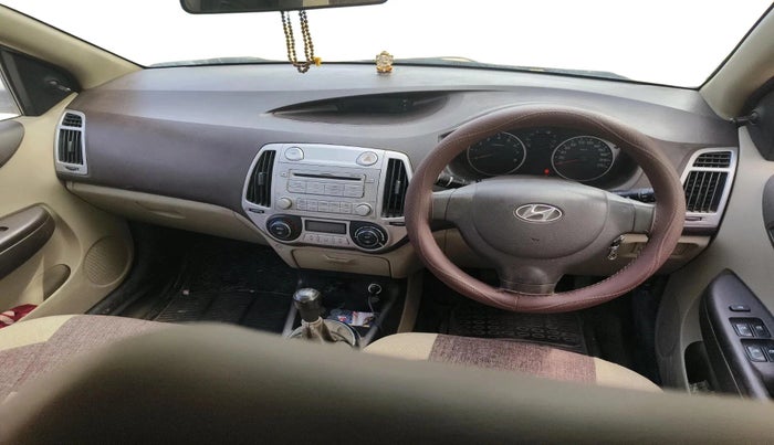 2011 Hyundai i20 MAGNA (O) 1.2, CNG, Manual, 1,89,664 km, interior