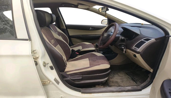 2011 Hyundai i20 MAGNA (O) 1.2, CNG, Manual, 1,89,664 km, interior