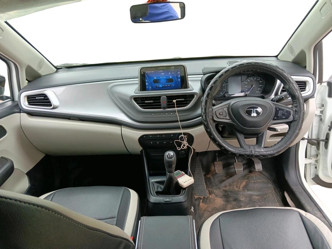 2024 Tata ALTROZ XM PLUS PETROL, Petrol, Manual, 8,342 km, interior