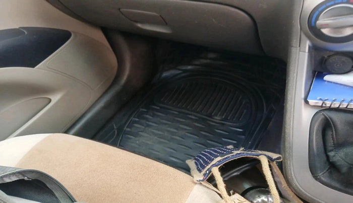 2012 Hyundai i10 MAGNA 1.2, Petrol, Manual, 1,14,327 km, interior