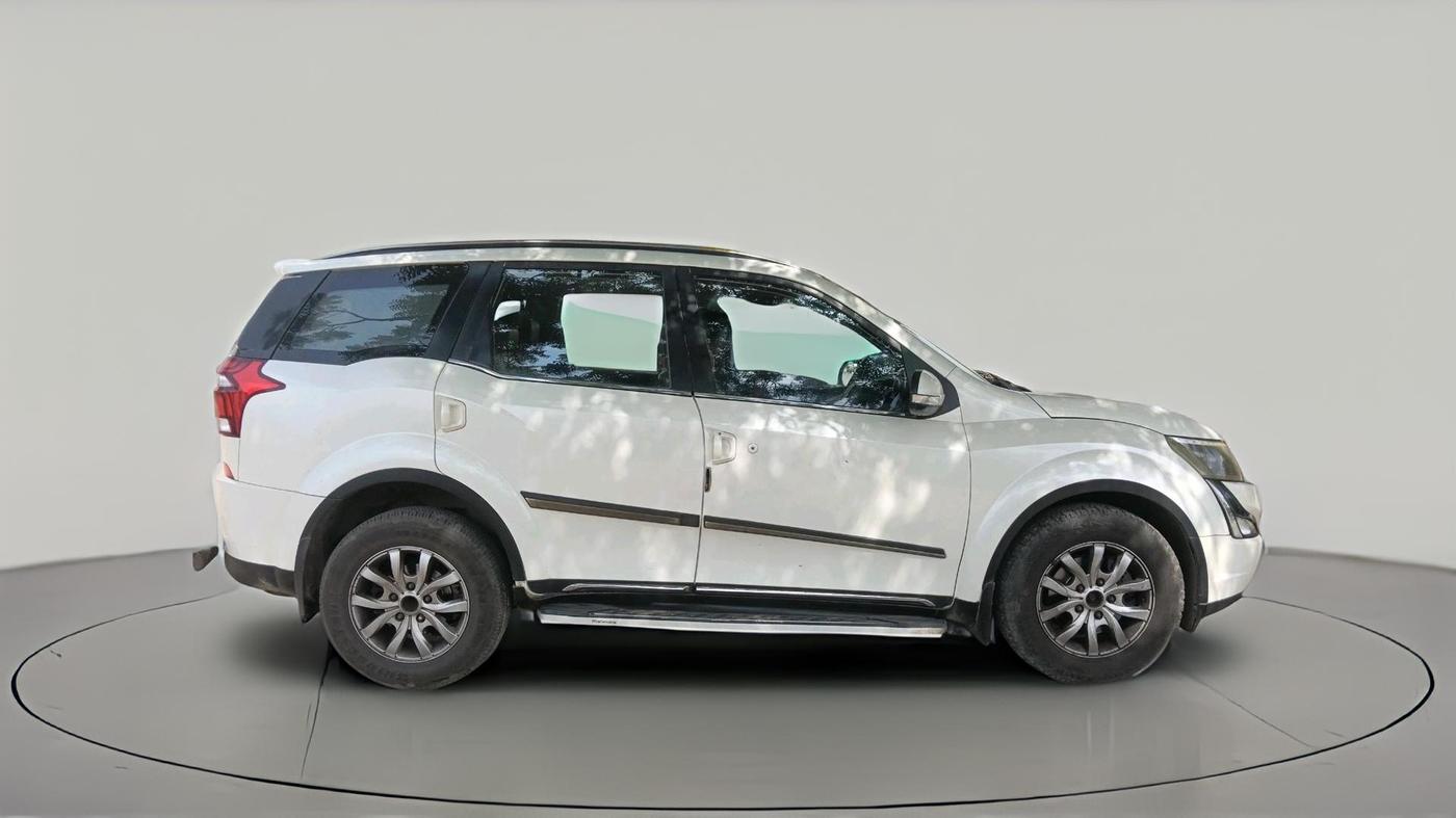 2018 Mahindra XUV500 W11, Diesel, Manual, 1,14,076 km, exterior