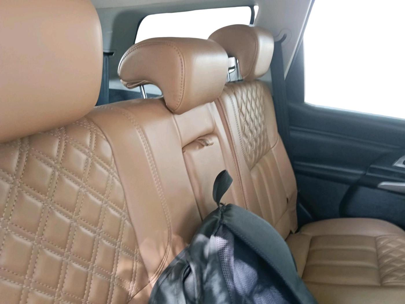 2018 Mahindra XUV500 W11, Diesel, Manual, 1,14,076 km, interior
