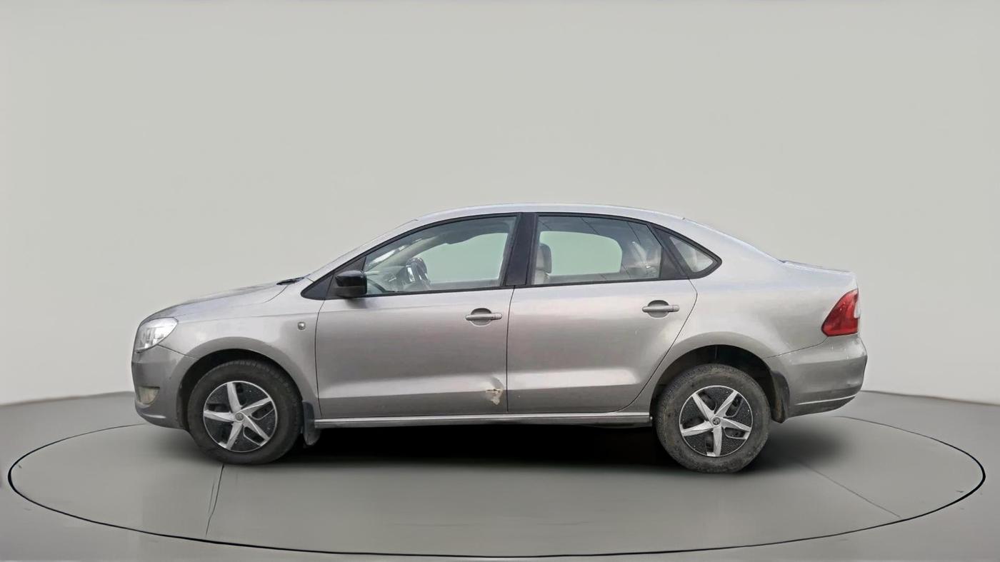 2013 Skoda Rapid ACTIVE 1.6 TDI CR MT, Diesel, Manual, 1,19,399 km, exterior