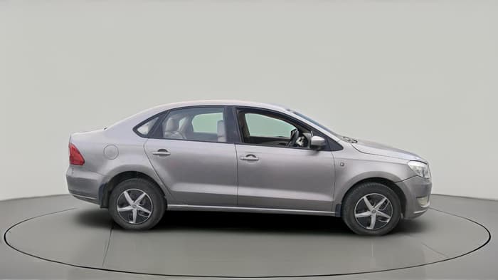 2013 Skoda Rapid ACTIVE 1.6 TDI CR MT, Diesel, Manual, 1,19,399 km, exterior