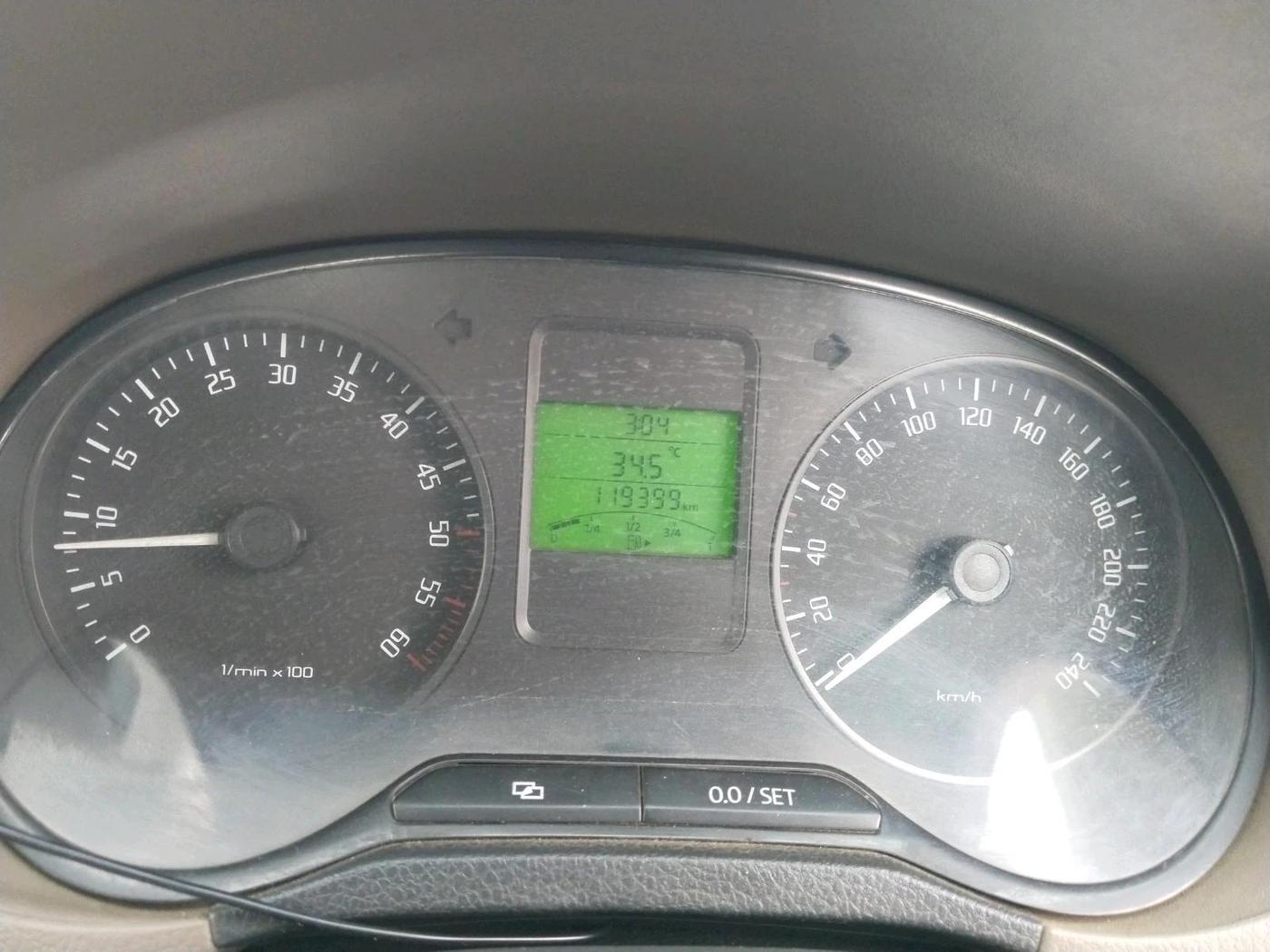 2013 Skoda Rapid ACTIVE 1.6 TDI CR MT, Diesel, Manual, 1,19,399 km, interior