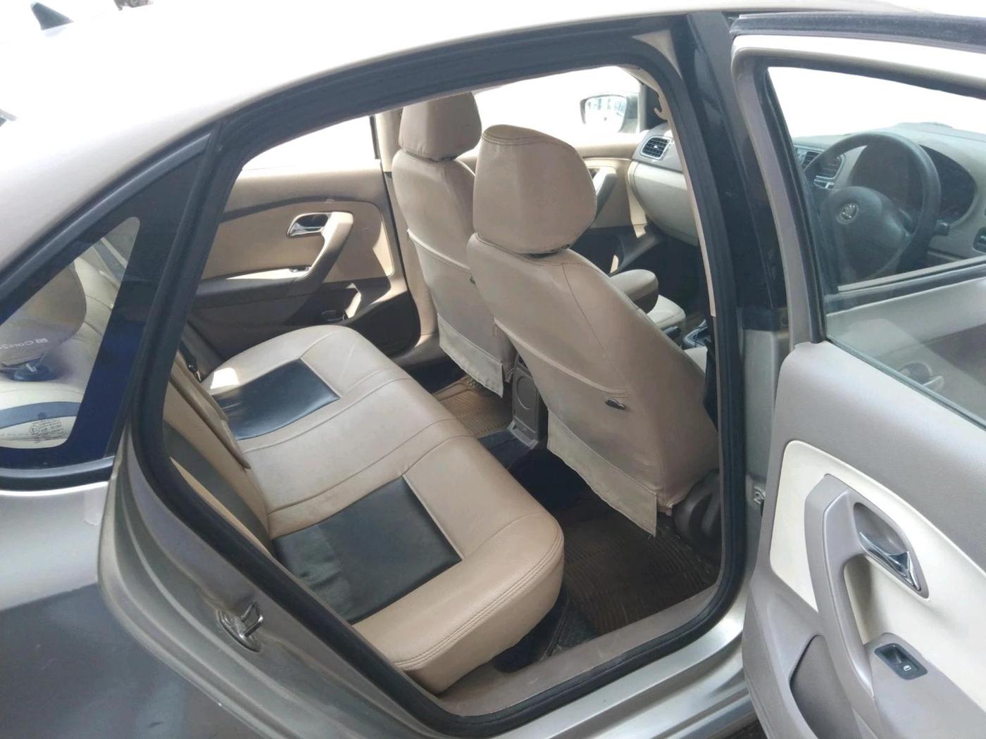2013 Skoda Rapid ACTIVE 1.6 TDI CR MT, Diesel, Manual, 1,19,399 km, interior