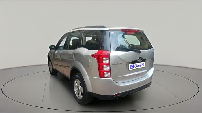 2015 Mahindra XUV500 W8, Diesel, Manual, 1,30,982 km, exterior