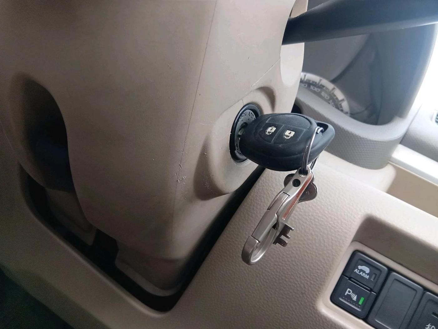 2016 Maruti Ertiga VXI, Petrol, Manual, 76,975 km, interior
