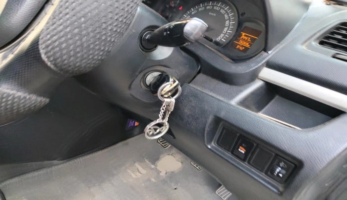 2015 Maruti Swift LXI, Petrol, Manual, 75,069 km, interior