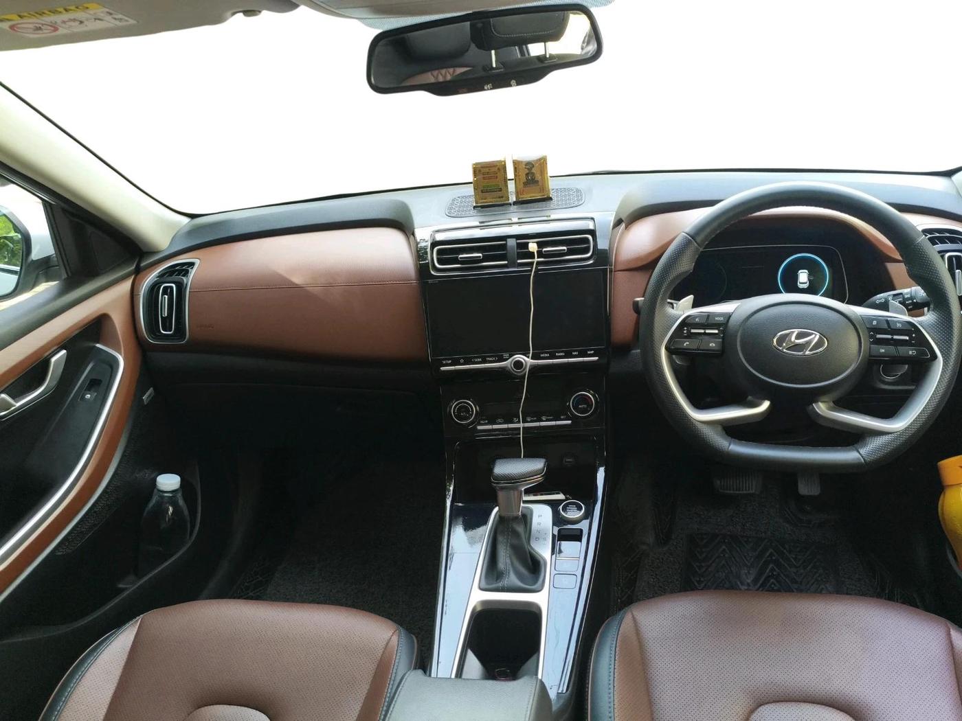 2022 Hyundai ALCAZAR PLATINUM(O) 7STR 1.5 AT, Diesel, Automatic, 25,590 km, interior