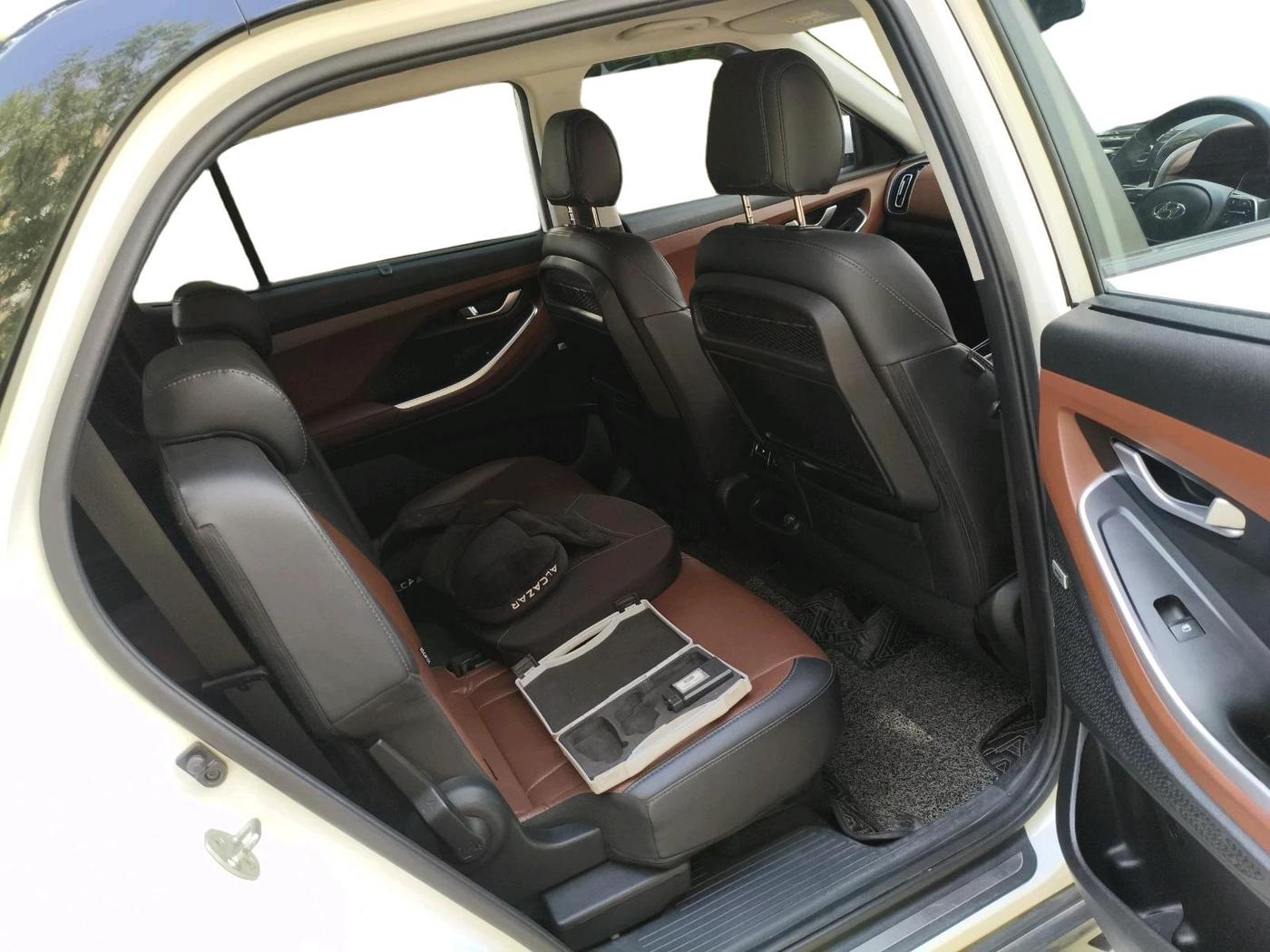 2022 Hyundai ALCAZAR PLATINUM(O) 7STR 1.5 AT, Diesel, Automatic, 25,590 km, interior