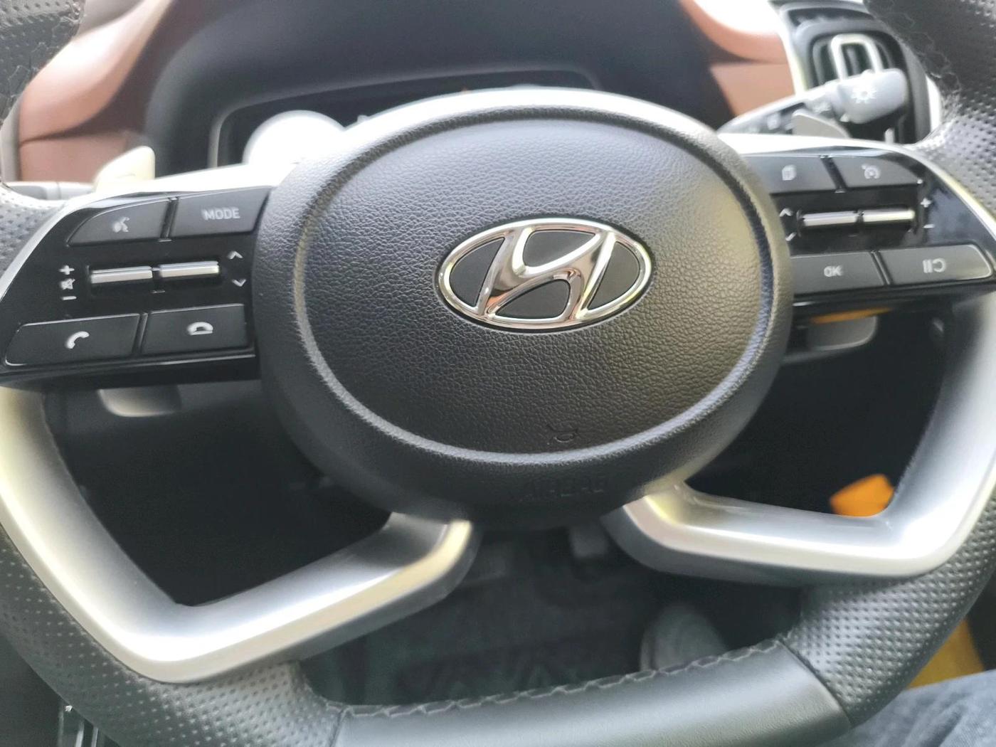 2022 Hyundai ALCAZAR PLATINUM(O) 7STR 1.5 AT, Diesel, Automatic, 25,590 km, interior